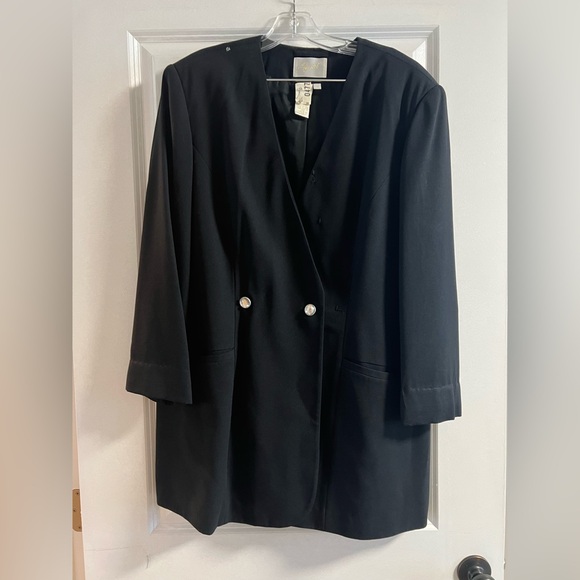 Elegant Black Double-Breasted Women's Coat & Skirt set - Picture 1 of 7